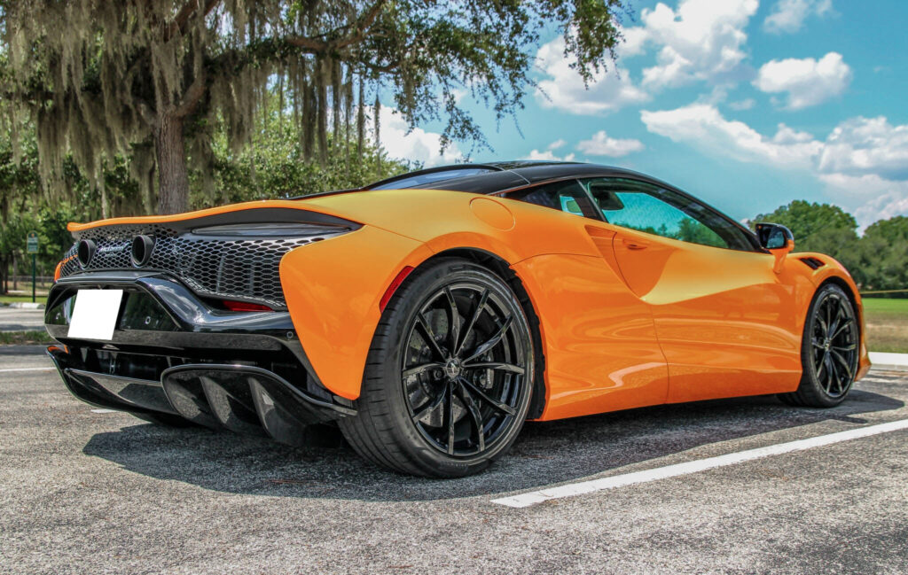 2023 McLaren Artura Performance