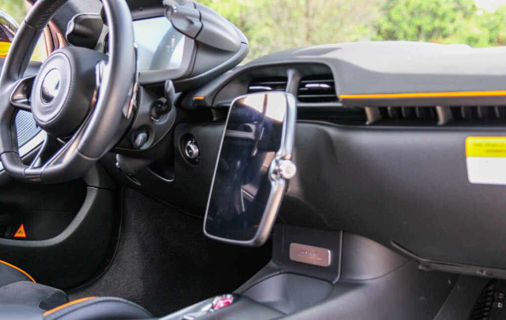 2023 McLaren Artura Performance